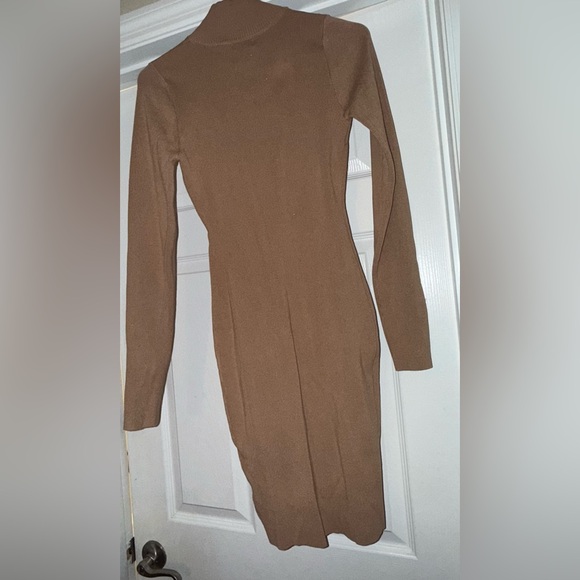 Elegant Tan and White Women's Dress - Picture 7 of 9